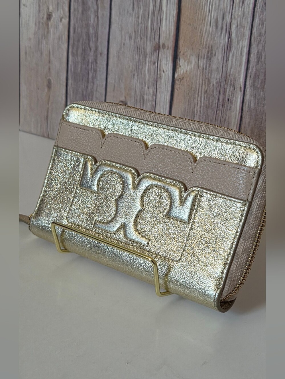 LOW START Tory Burch Metallic Gold Leather Zip Wallet Dust Bag Included - Picture 2 of 12